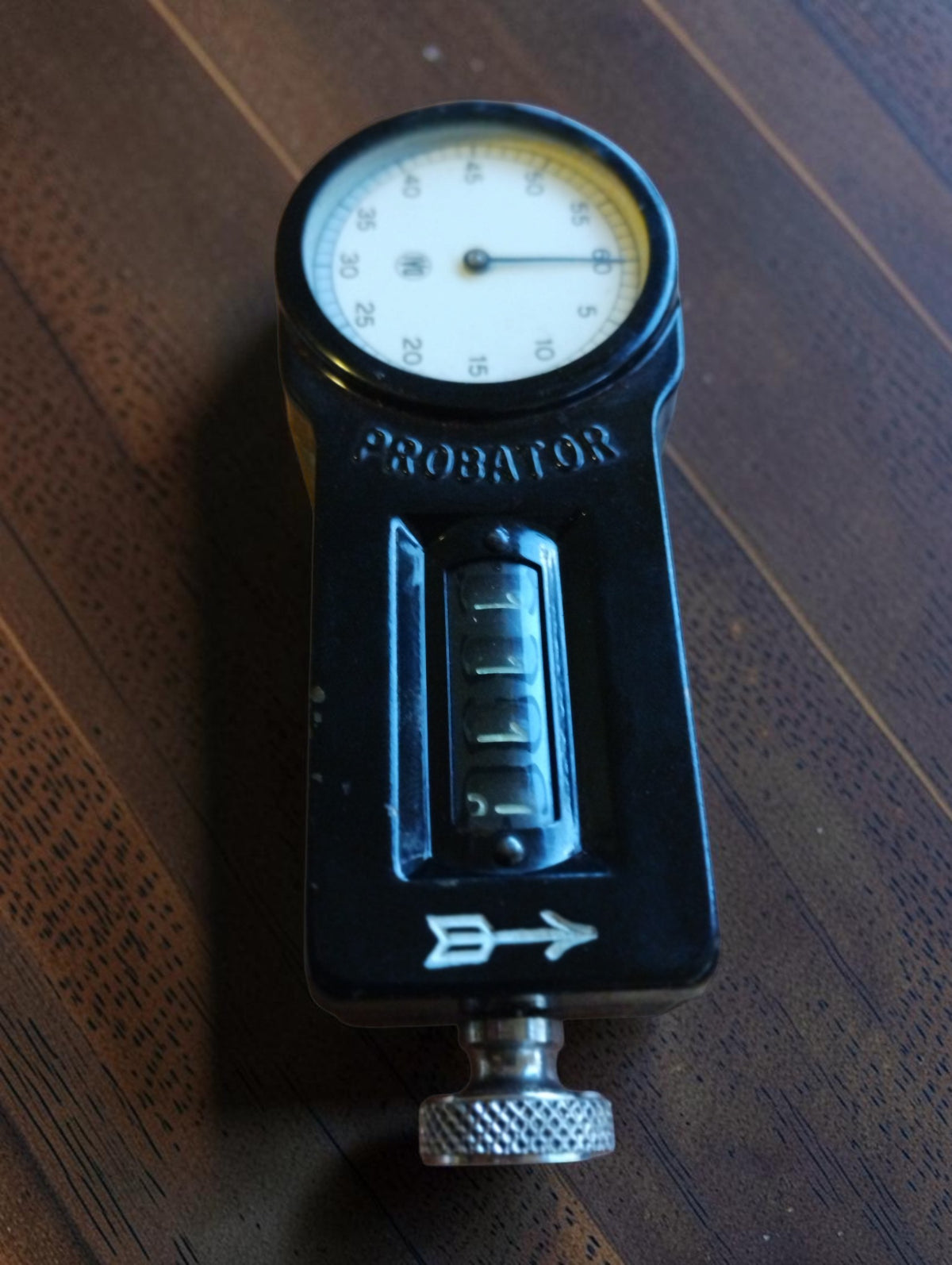 IVO PROBATOR mechanical hand tachometer with seconds dial, revolution counter and knurled adjustment knob
