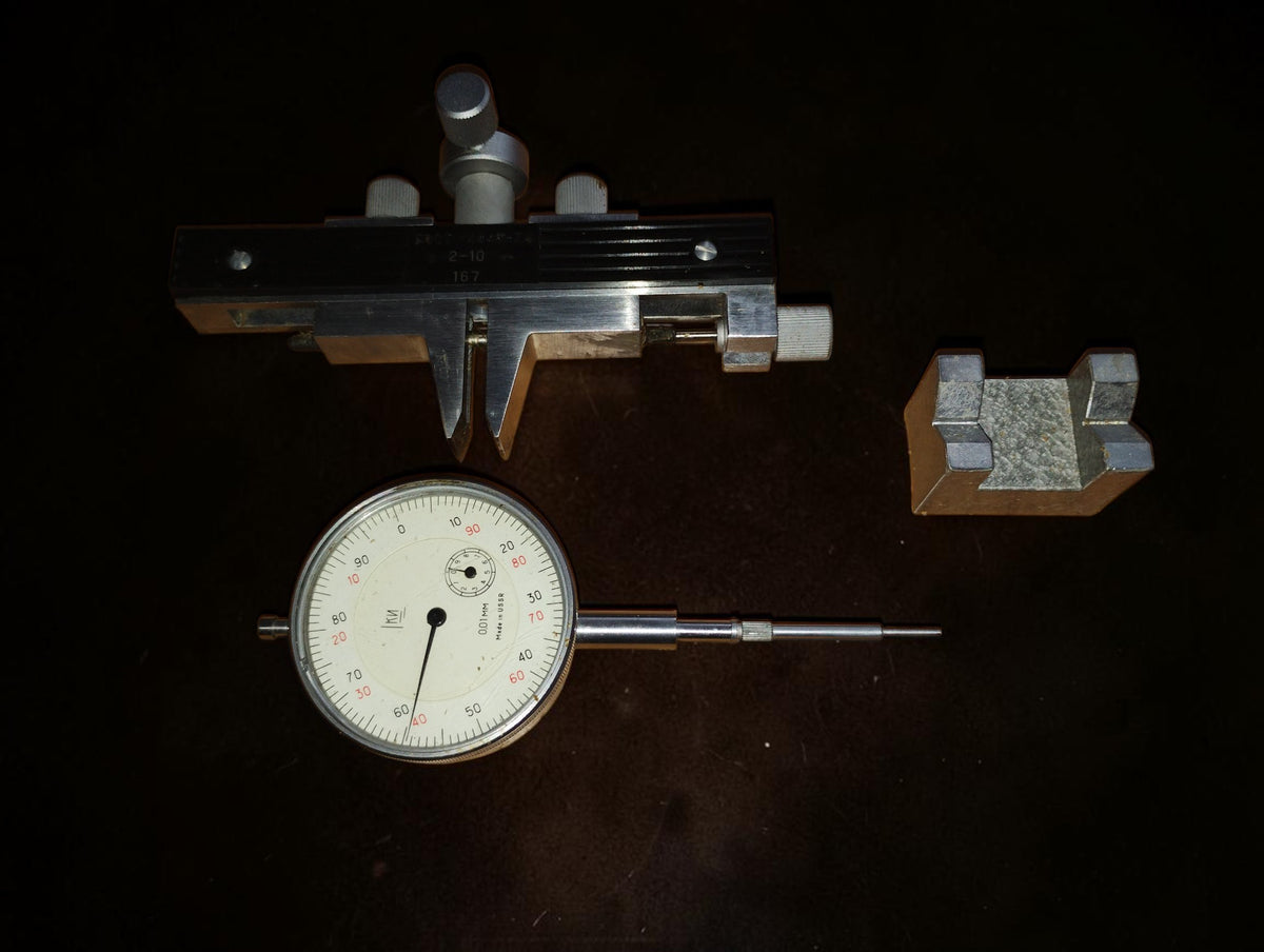 Gear tooth measuring frame, separate dial indicator and metal accessory from the Soviet Type НЦ set

