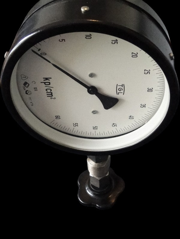 1970s DDR TGL Precision Pressure Gauge 0–60 kp/cm² in Case