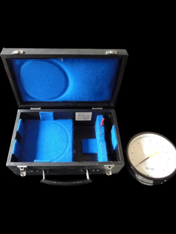 1970s DDR TGL Precision Pressure Gauge 0–60 kp/cm² in Case