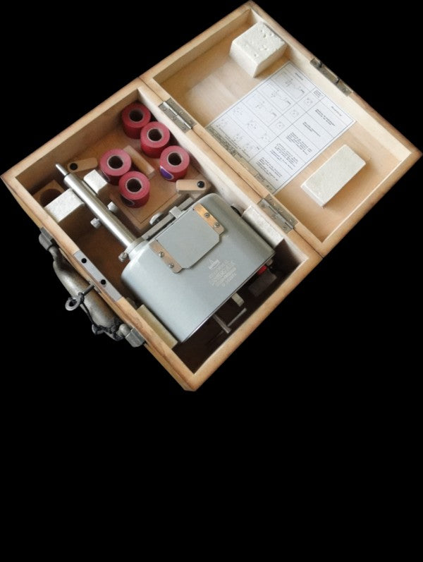 Control panel of Askania hand vibrograph