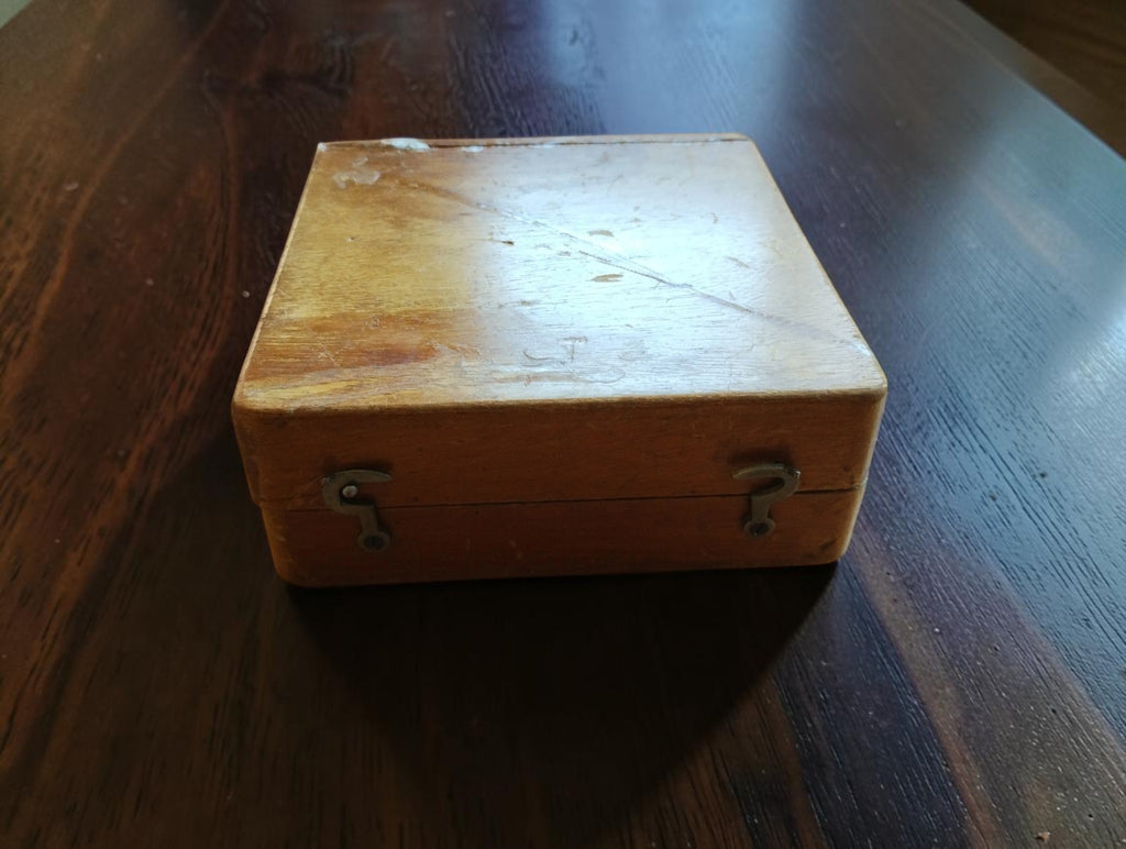 TONOBOS Historic Blood Pressure Gauge with Wooden Case – Wiesbaden

