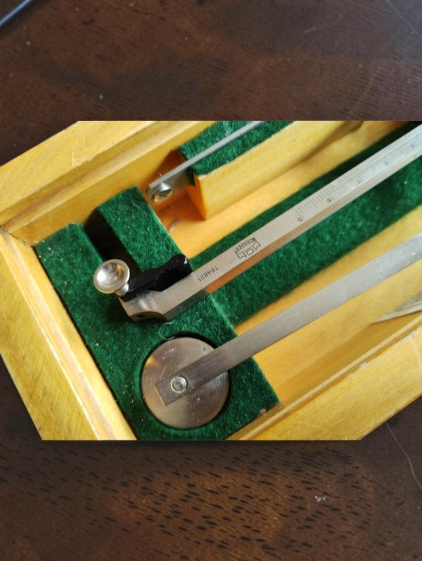 MOM Budapest compenserende poolplanimeter, originele houten schuifkist, ca. 1940–1950
